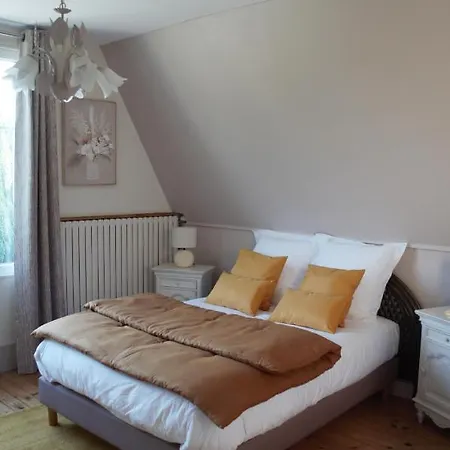 La Des Tilleuls Bed & Breakfast Cambremer