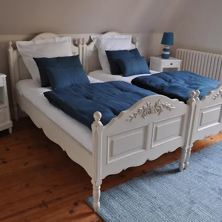 La Des Tilleuls Bed & Breakfast Cambremer