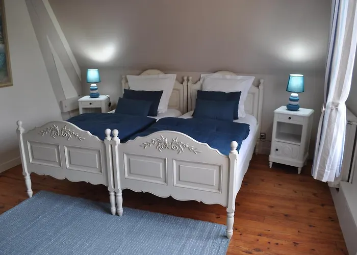 La Des Tilleuls Bed & Breakfast Cambremer