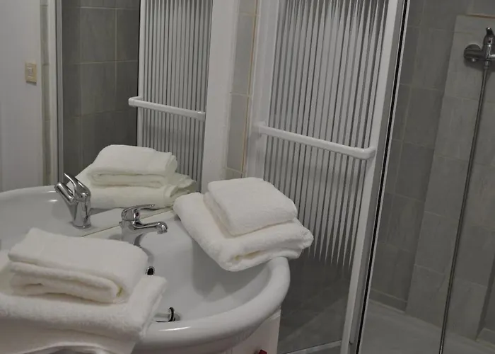 La Des Tilleuls Bed & Breakfast Cambremer