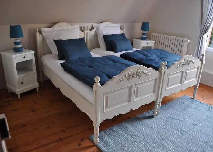 La Des Tilleuls Bed & Breakfast Cambremer